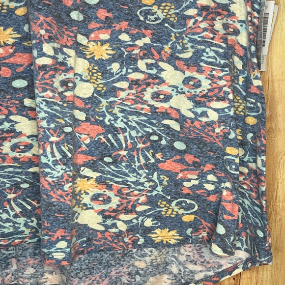 LulaRoe Size XL Classic T NEW WITH TAGS - Picture 3 of 7